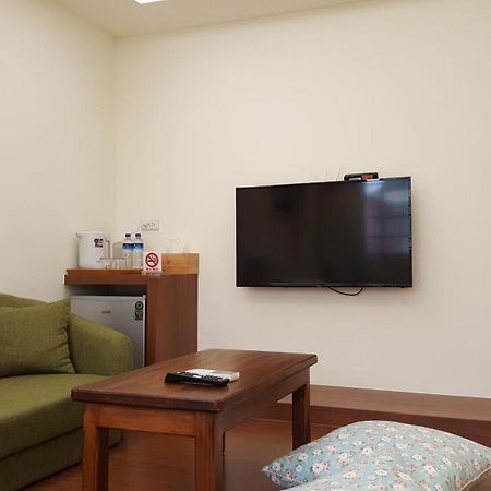 Summer Tree Homestay Tainan Exterior photo