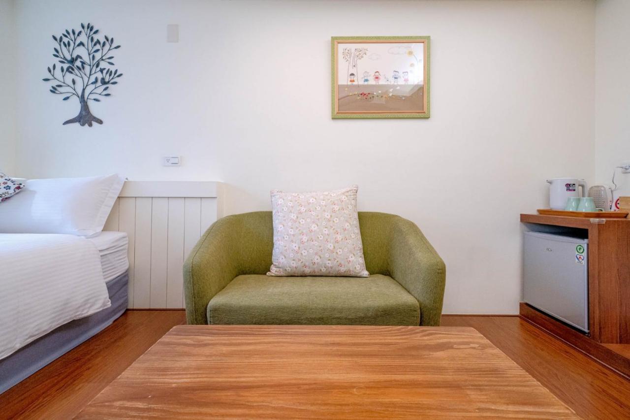 Summer Tree Homestay Tainan Exterior photo