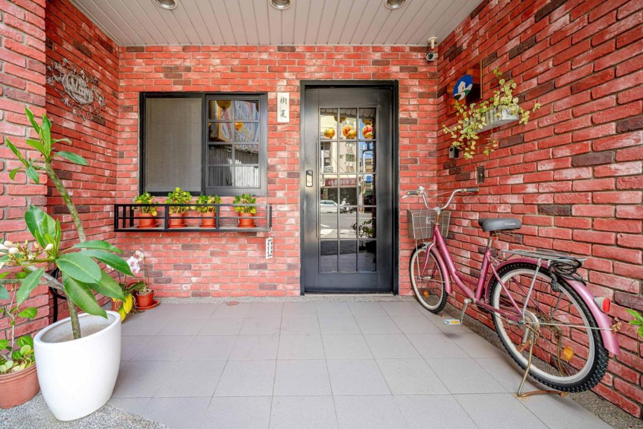 Summer Tree Homestay Tainan Exterior photo