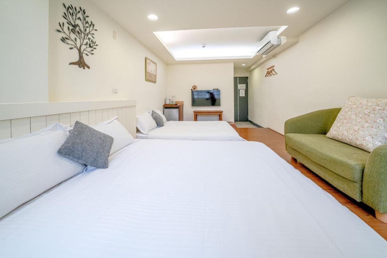 Summer Tree Homestay Tainan Exterior photo