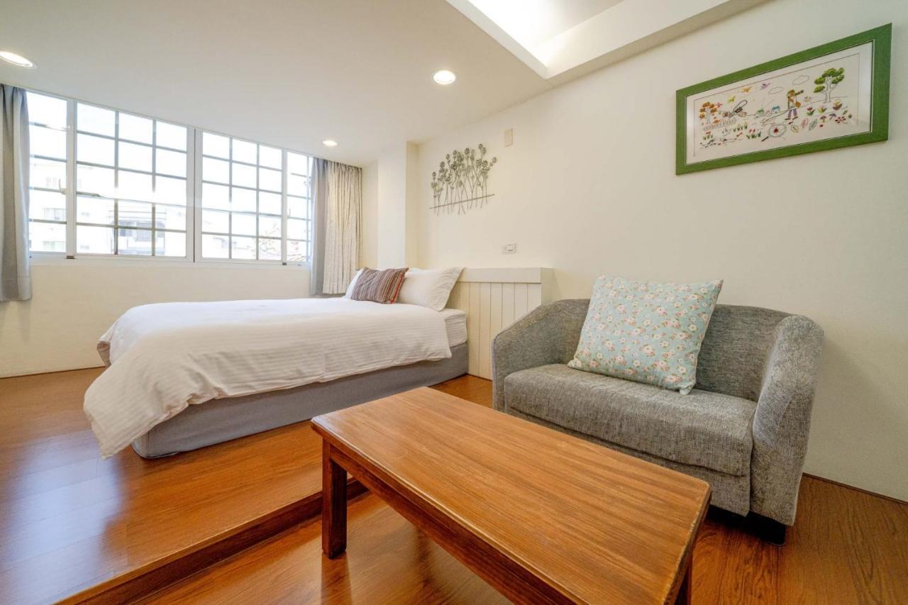 Summer Tree Homestay Tainan Exterior photo