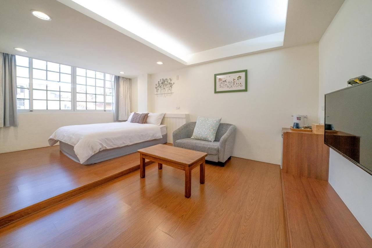 Summer Tree Homestay Tainan Exterior photo