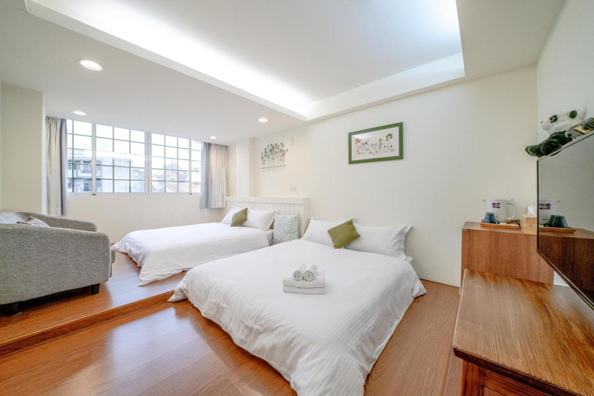 Summer Tree Homestay Tainan Exterior photo