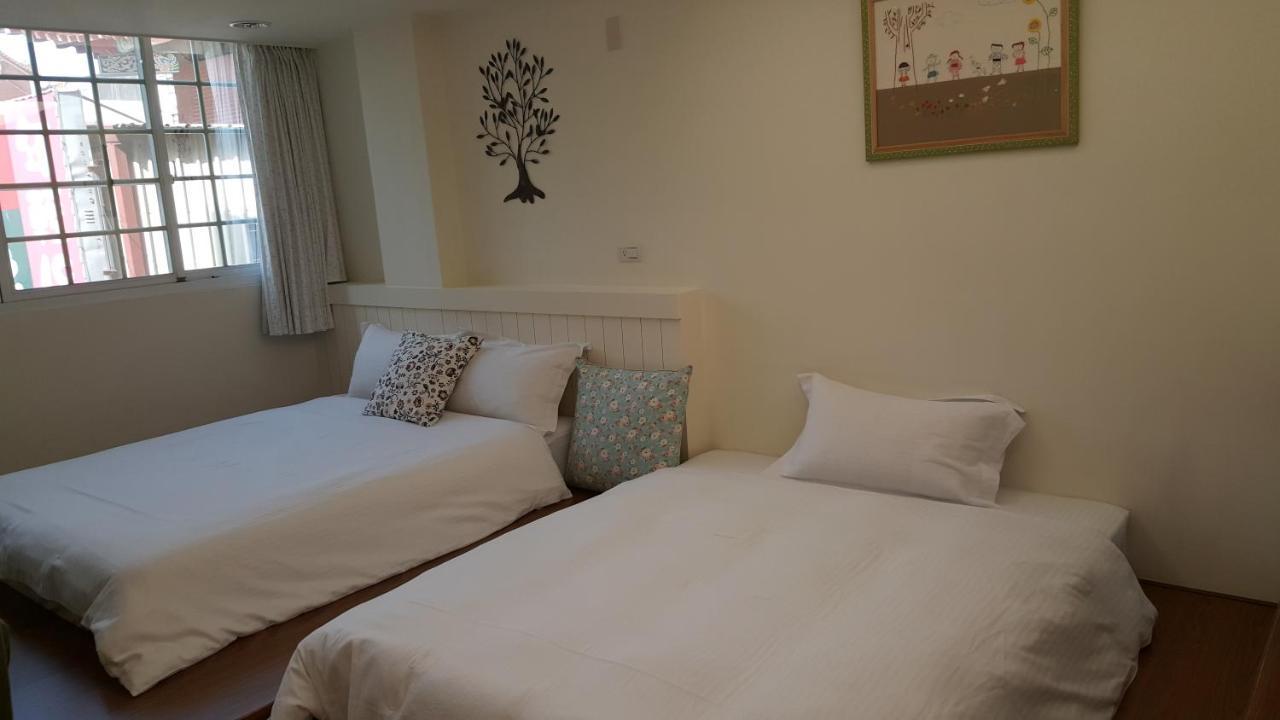 Summer Tree Homestay Tainan Exterior photo
