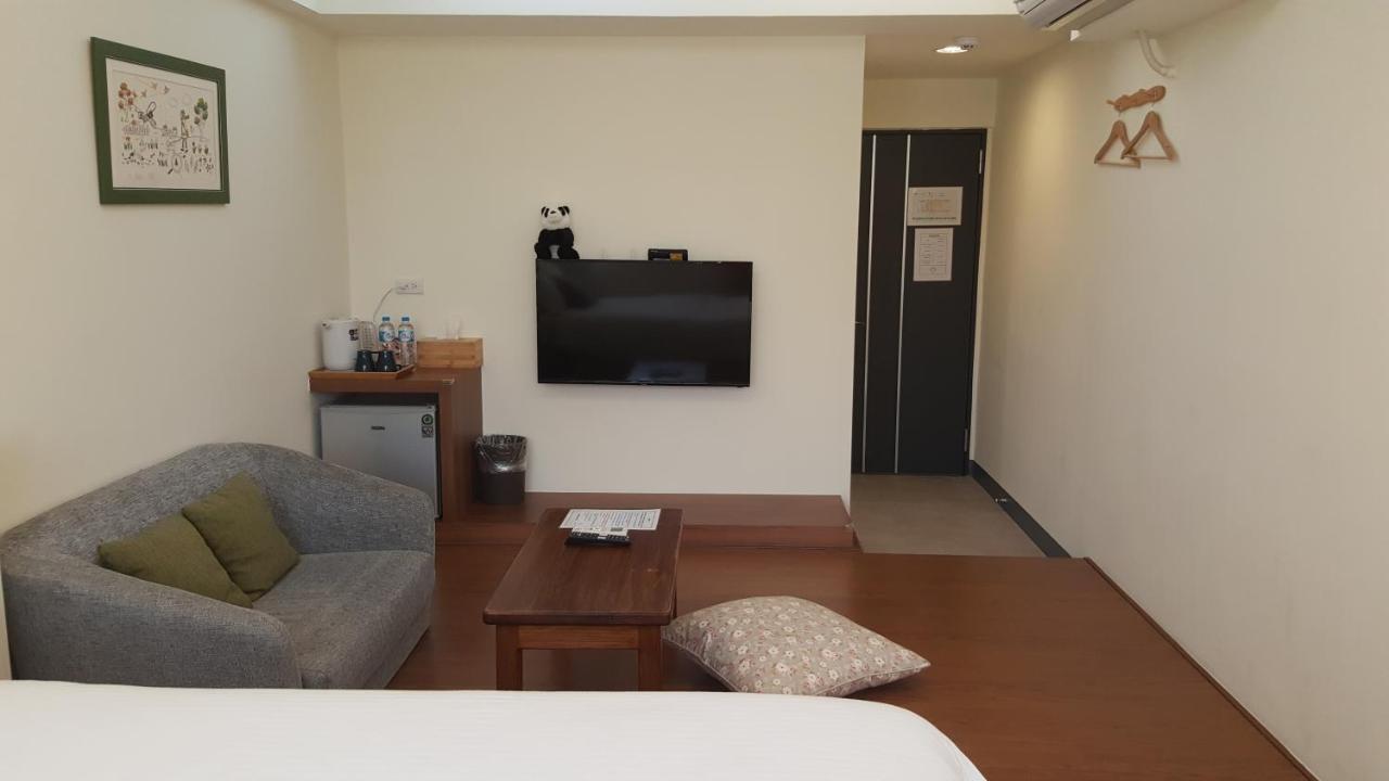 Summer Tree Homestay Tainan Exterior photo