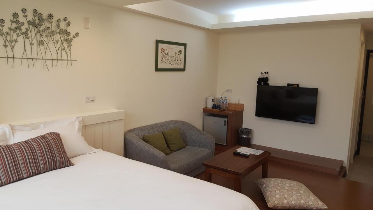 Summer Tree Homestay Tainan Exterior photo